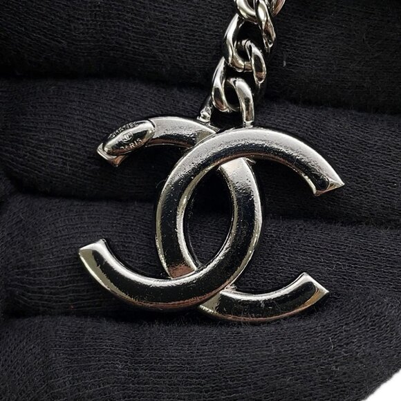 CHANEL Double Chain Round Shoulder Bag Patent Leather Black - Picture 9 of 15